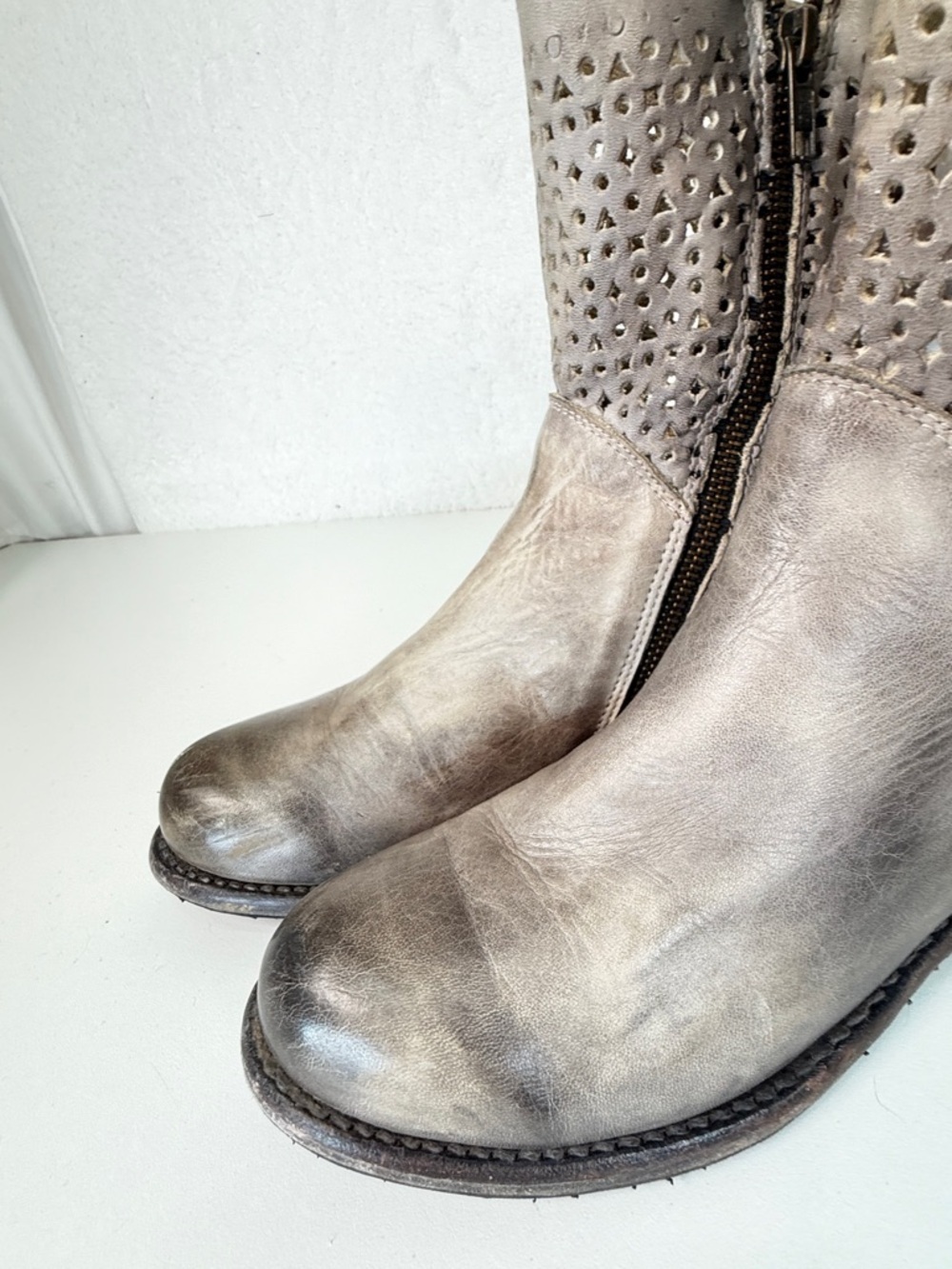 Bed Stu Leather Ankle Boots Size 7 Gray Distressed Perforated Lace up in back - Picture 2 of 15
